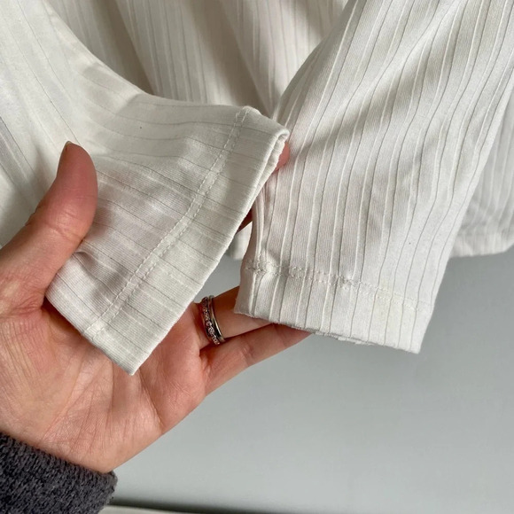 Banana Republic  White Wrap Long Sleeve Ribbed Top Size M - Picture 6 of 11